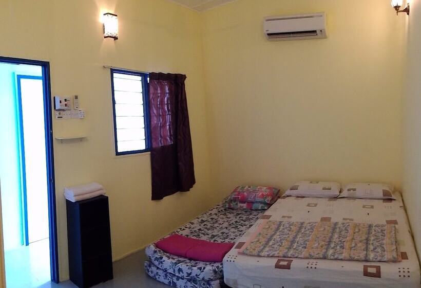 Пансион Pangkor Fishing Village Guest House