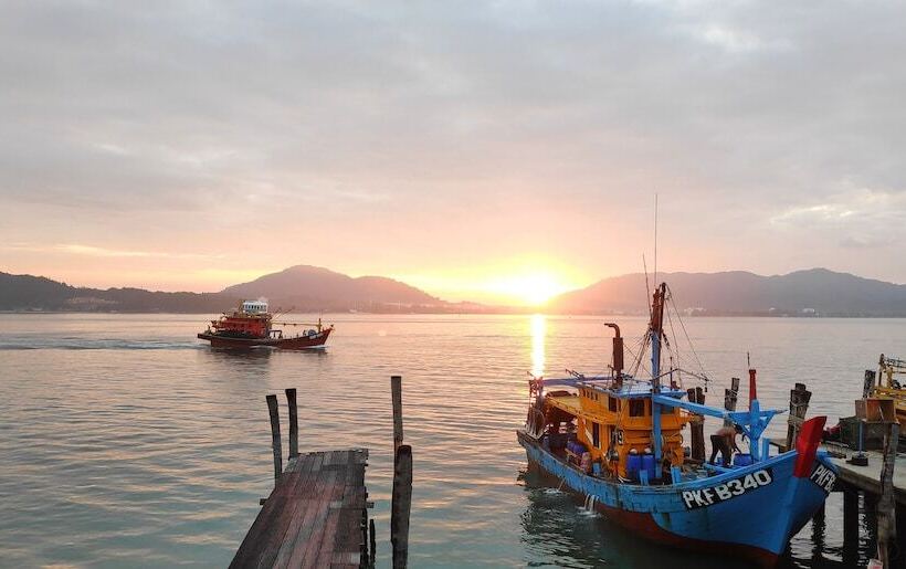 Пансион Pangkor Fishing Village Guest House