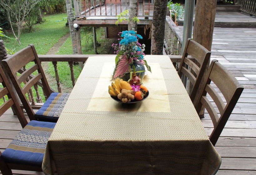 Пансион Thai Teak House Garden Homestay
