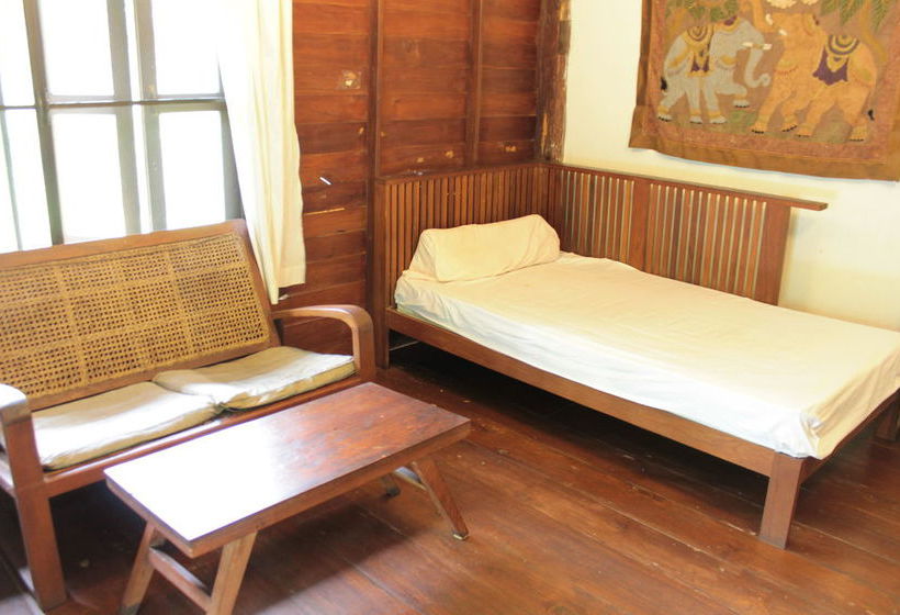 Пансион Thai Teak House Garden Homestay
