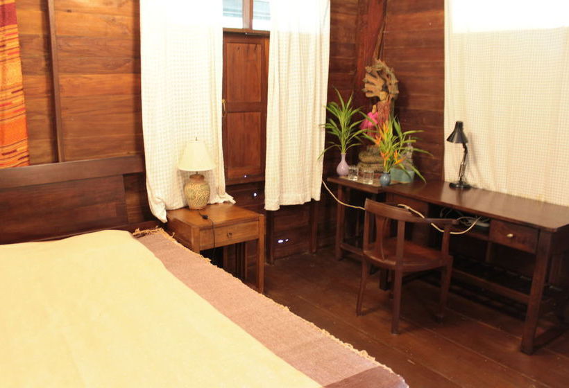 Пансион Thai Teak House Garden Homestay
