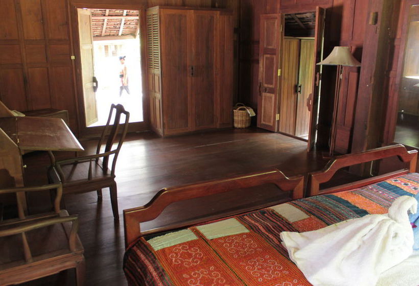 Пансион Thai Teak House Garden Homestay