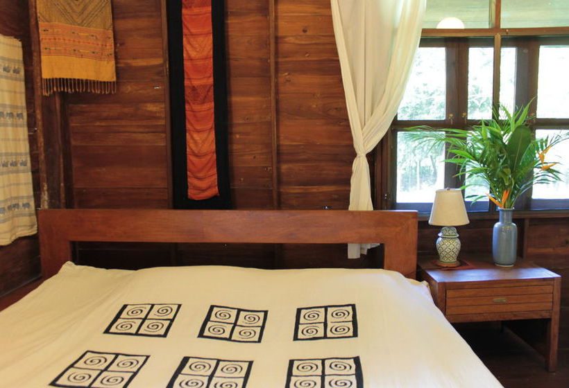 Пансион Thai Teak House Garden Homestay