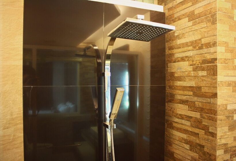 Phi Phi Cliff Beach Resort