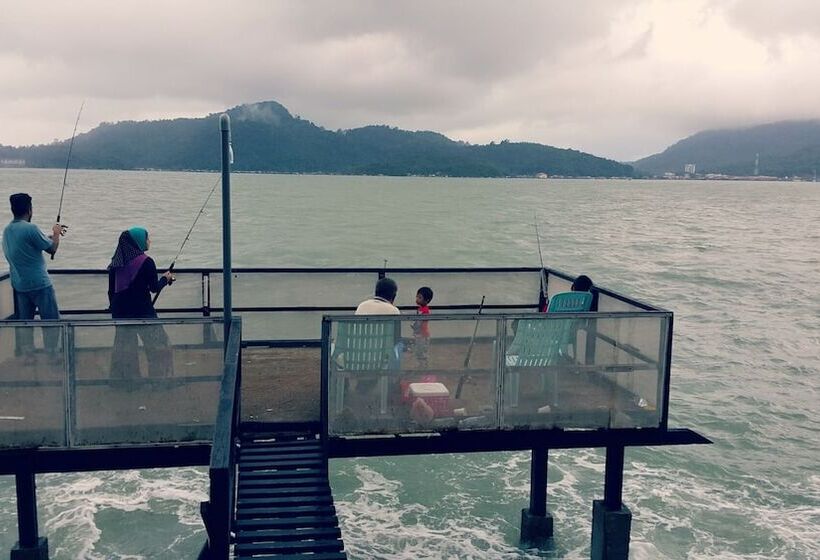 Rockbund Fishing Chalet