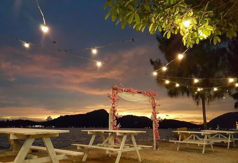 Rockbund Fishing Chalet