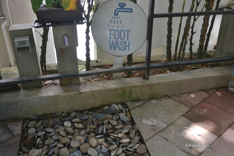 Spin Designer Hostel   El Nido