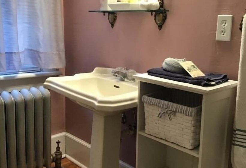 مبيت وإفطار Brookview Manor Inn