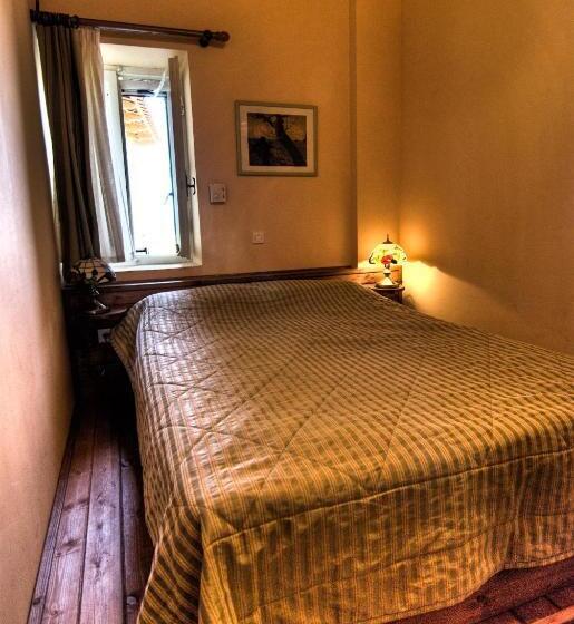 ベッドアンドブレックファースト Gerofotis Traditional Guesthouse Est 1892   Close To Aigio, Akoli, Selianitika