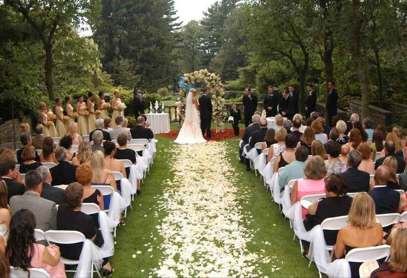 مبيت وإفطار The Castle At Skylands Manor