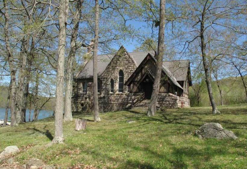 مبيت وإفطار The Castle At Skylands Manor