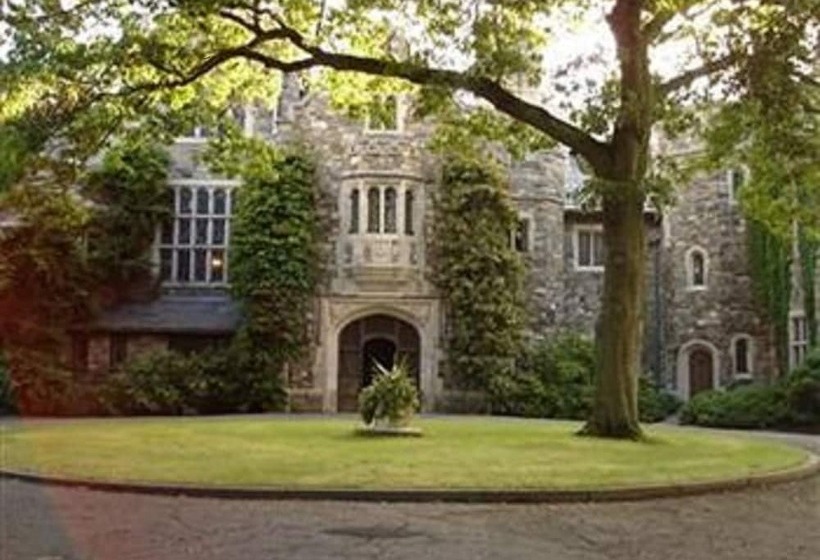 مبيت وإفطار The Castle At Skylands Manor