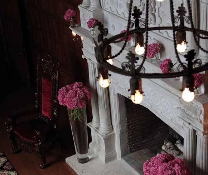 مبيت وإفطار The Castle At Skylands Manor