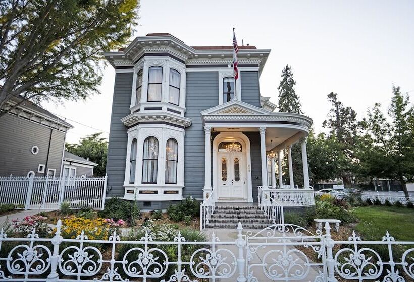 ベッドアンドブレックファースト The Mcclelland House