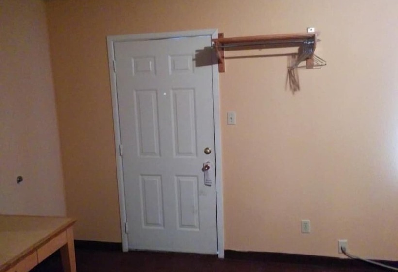 Budget Host Motel Gainesville