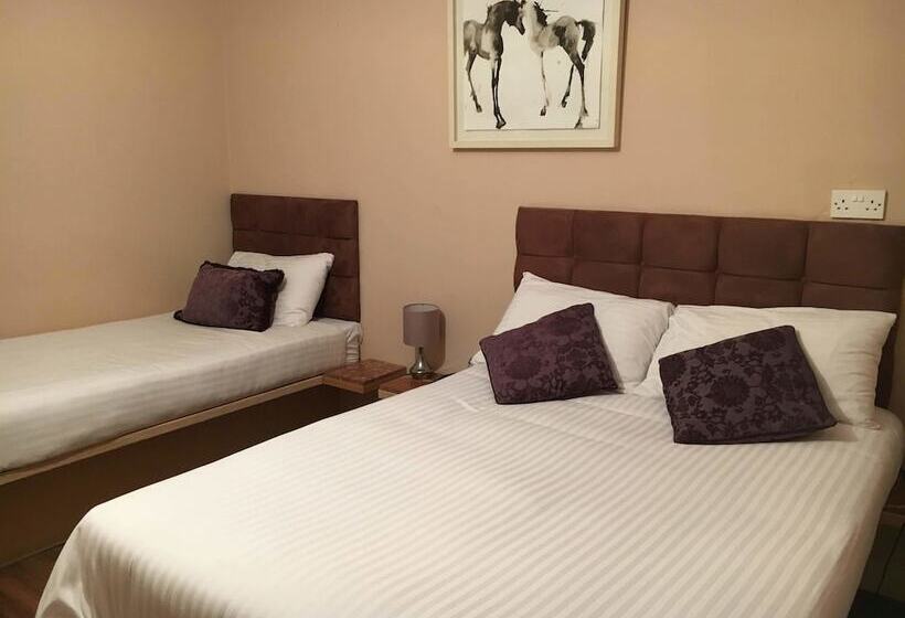 Connemara National Park Hostel