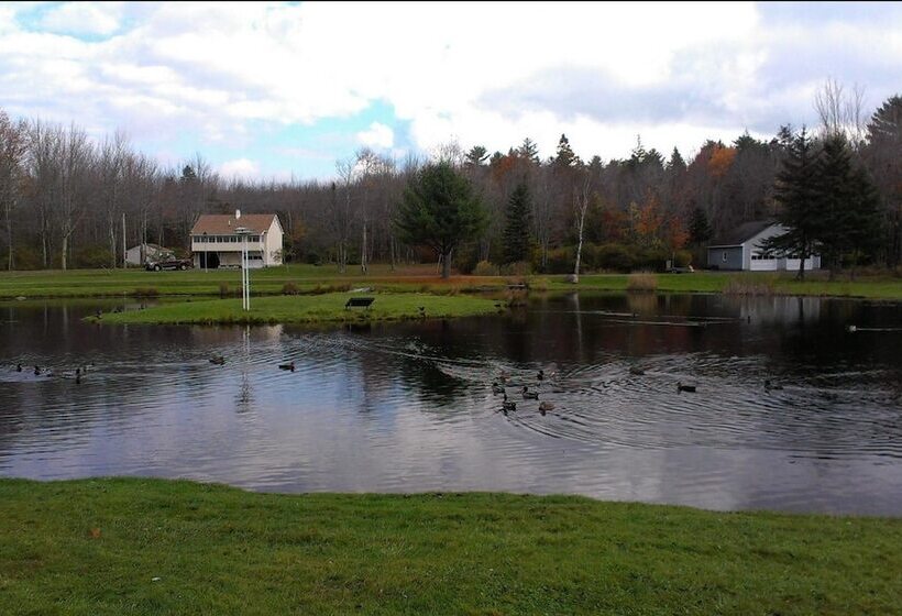 Eden Village Motel & Cottages