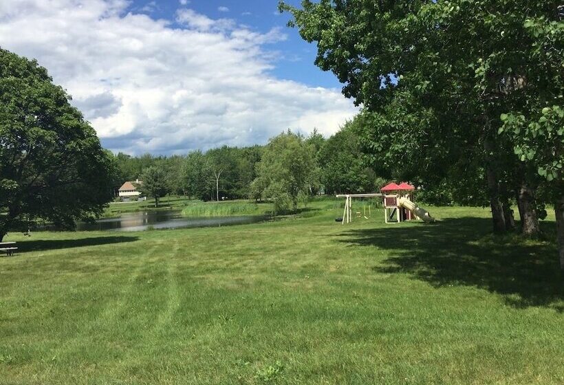 Eden Village Motel & Cottages