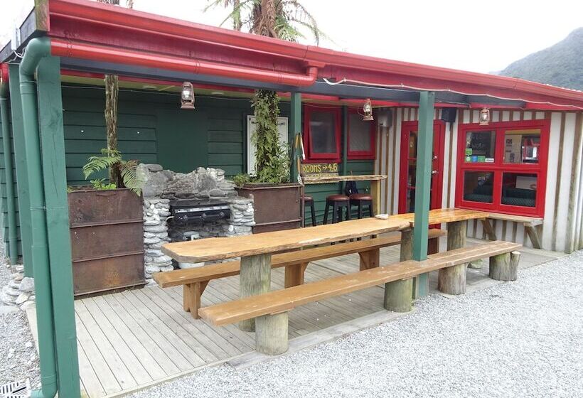 Glow Worm Accommodation   Hostel