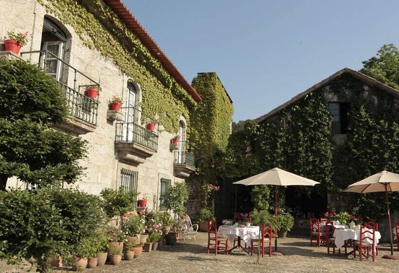 مسافرخانه Casa De Juste   Lousada