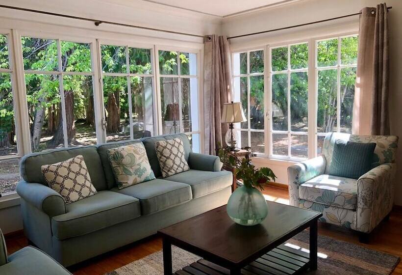 פונדק Hostería Pionero