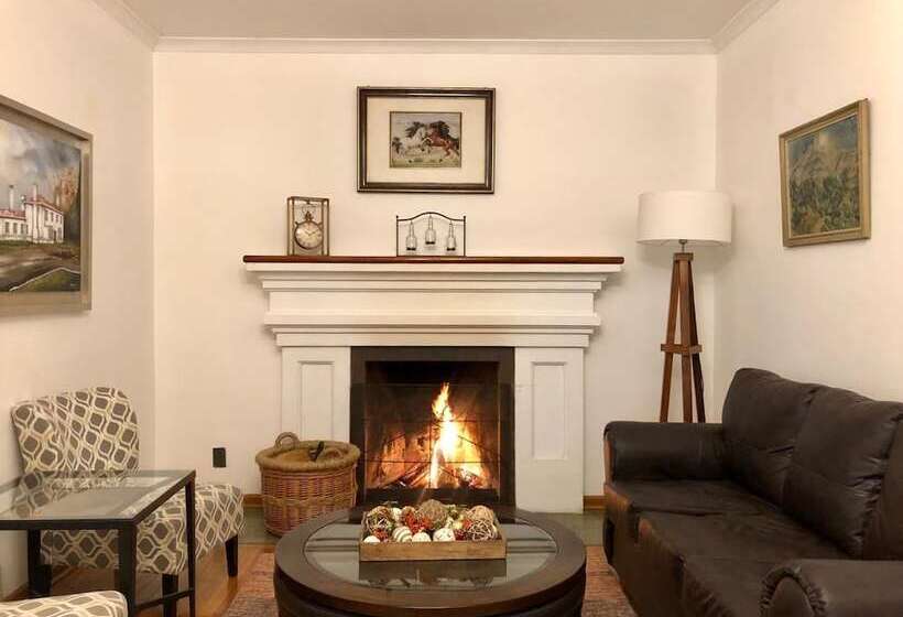 פונדק Hostería Pionero