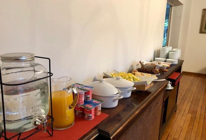 פונדק Hostería Pionero