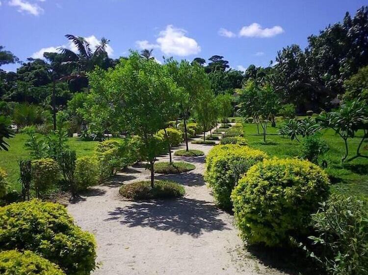 هتل Alofa Beach Bungalows