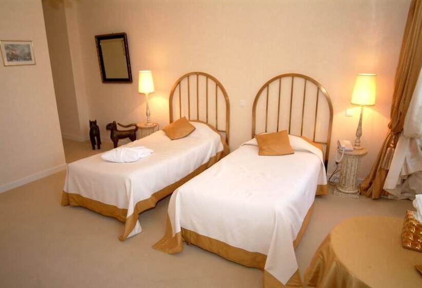 בית מלון כפרי Château De La Dame Blanche   Logis