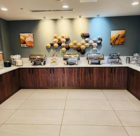 فندق Comfort Suites Cheyenne