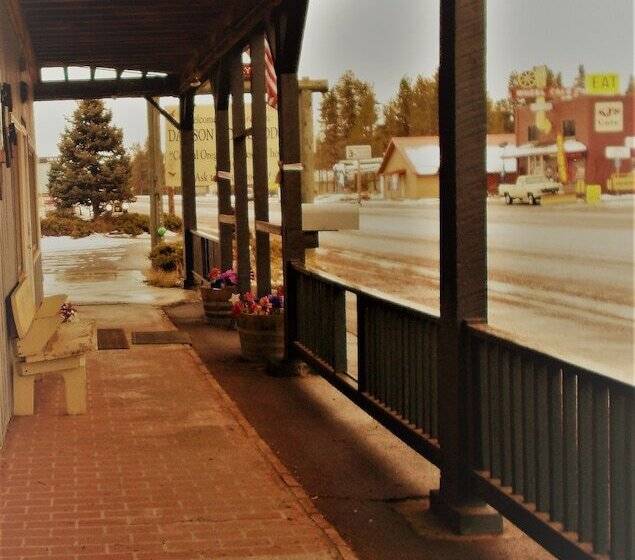 فندق Dawson House Lodge