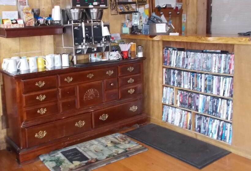 فندق Dawson House Lodge