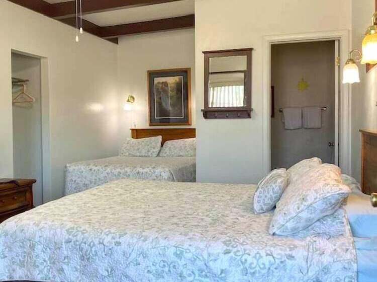 فندق Dawson House Lodge