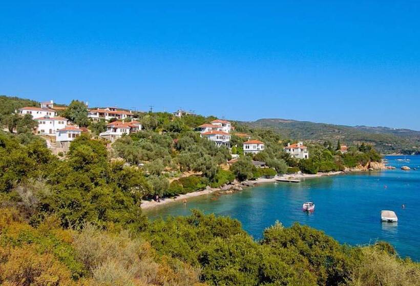 בית מלון כפרי Diplomats Holidays