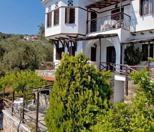 בית מלון כפרי Diplomats Holidays