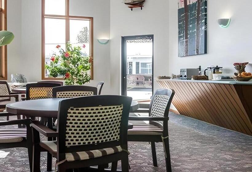 호텔 Econo Lodge Lakeshore