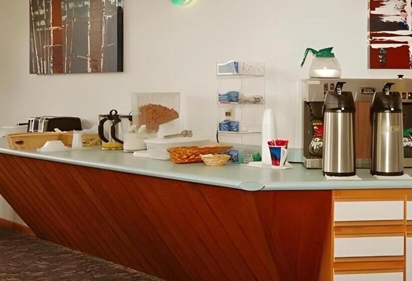 호텔 Econo Lodge Lakeshore