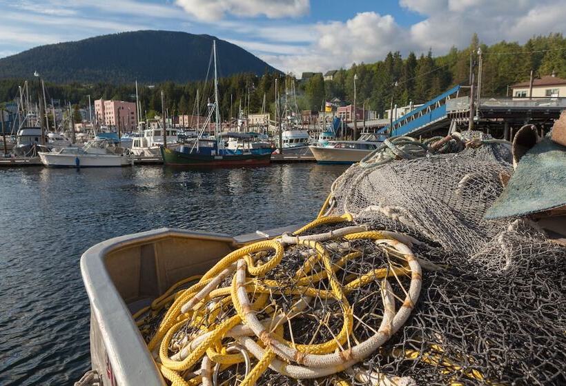 فندق Inn At Creek Street