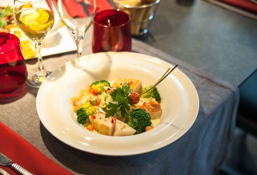 فندق Logis Hôtel Restaurant Le Fruitier