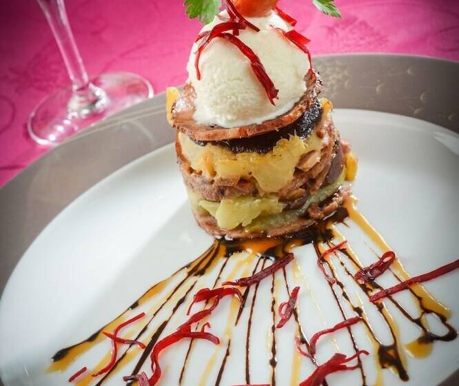 فندق Logis Hôtel Restaurant Le Fruitier