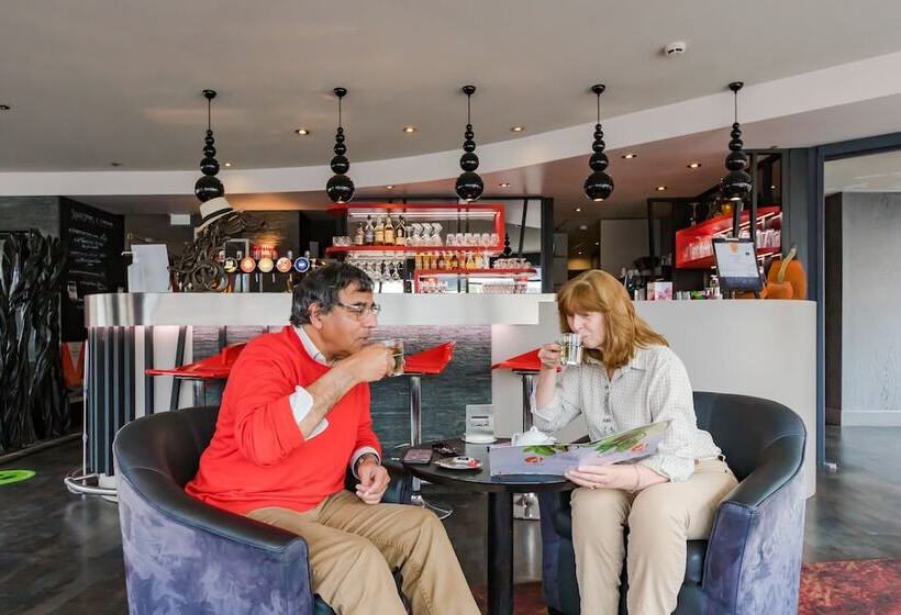 فندق Logis Hôtel Restaurant Le Fruitier