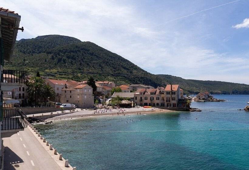 בית מלון כפרי Apartments And Rooms By The Sea Komiza, Vis   2431