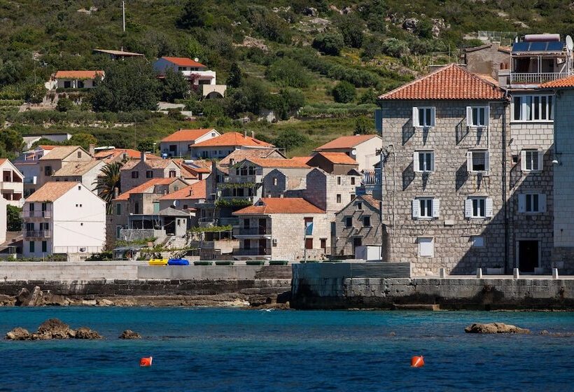 בית מלון כפרי Apartments And Rooms By The Sea Komiza, Vis   2431