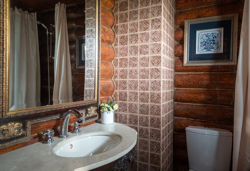 فندق Old House Resort & Spa