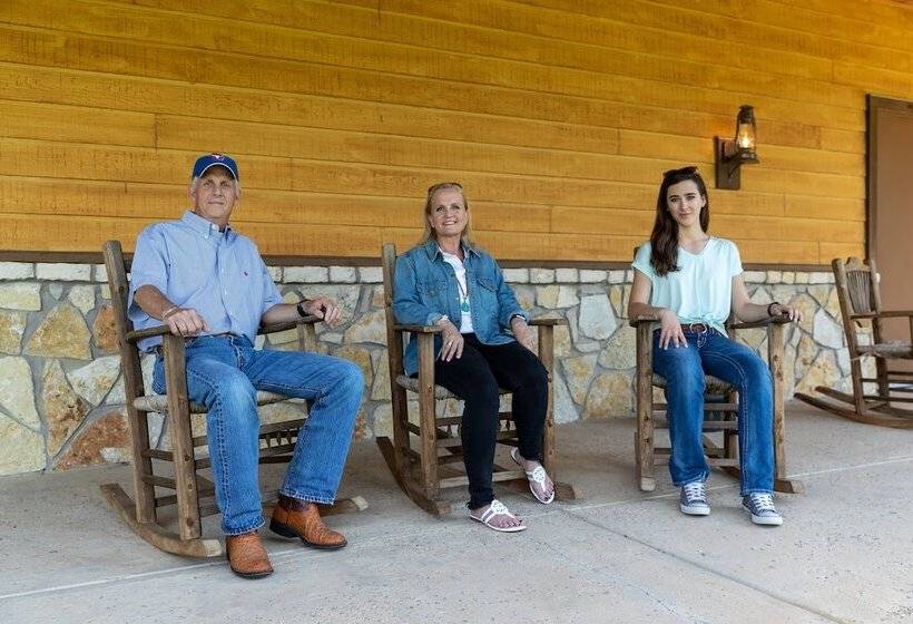 فندق ريفى Wildcatter Ranch & Resort