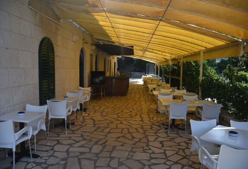 בית מלון כפרי Sirena Hvar