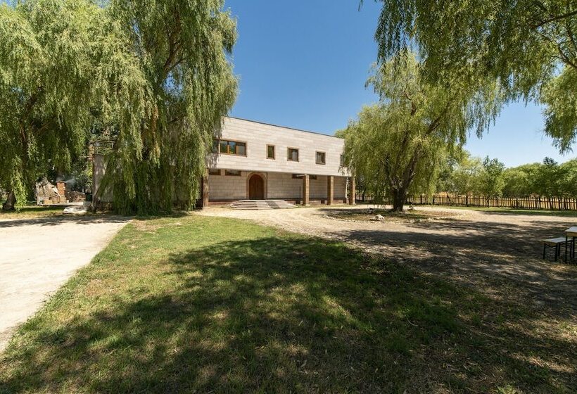 Отель Sunolus Vineyard House