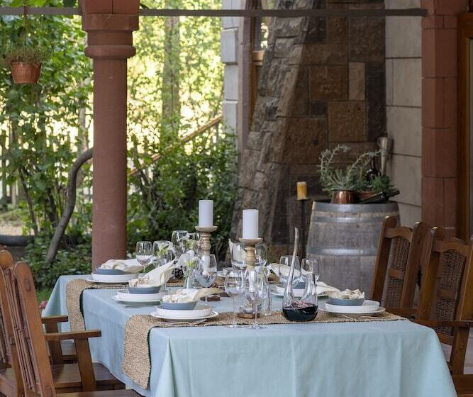 Отель Sunolus Vineyard House