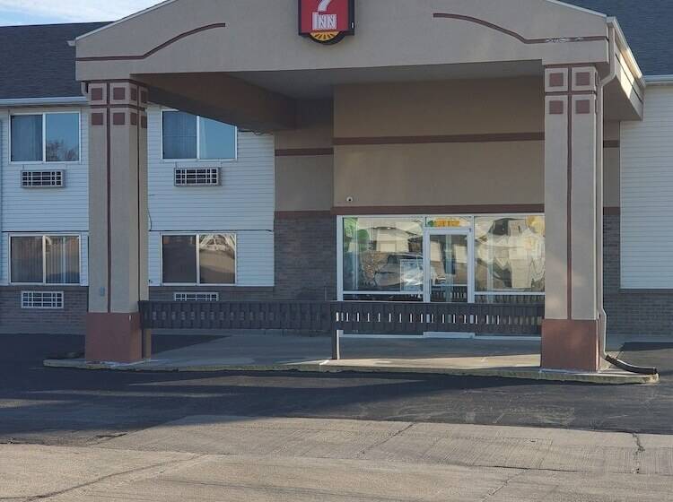 فندق Super 7 Inn