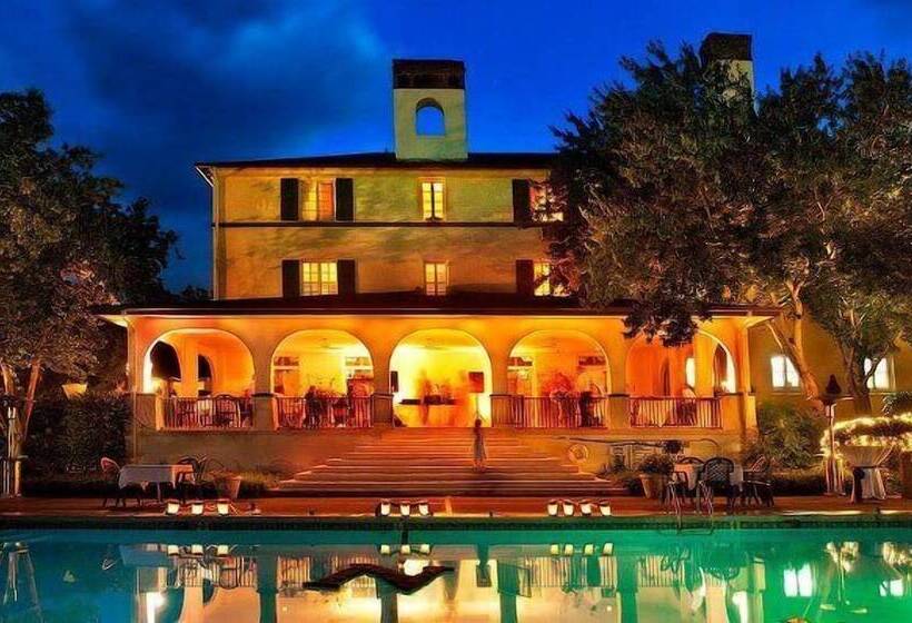 فندق The 1927 Lake Lure Inn & Spa